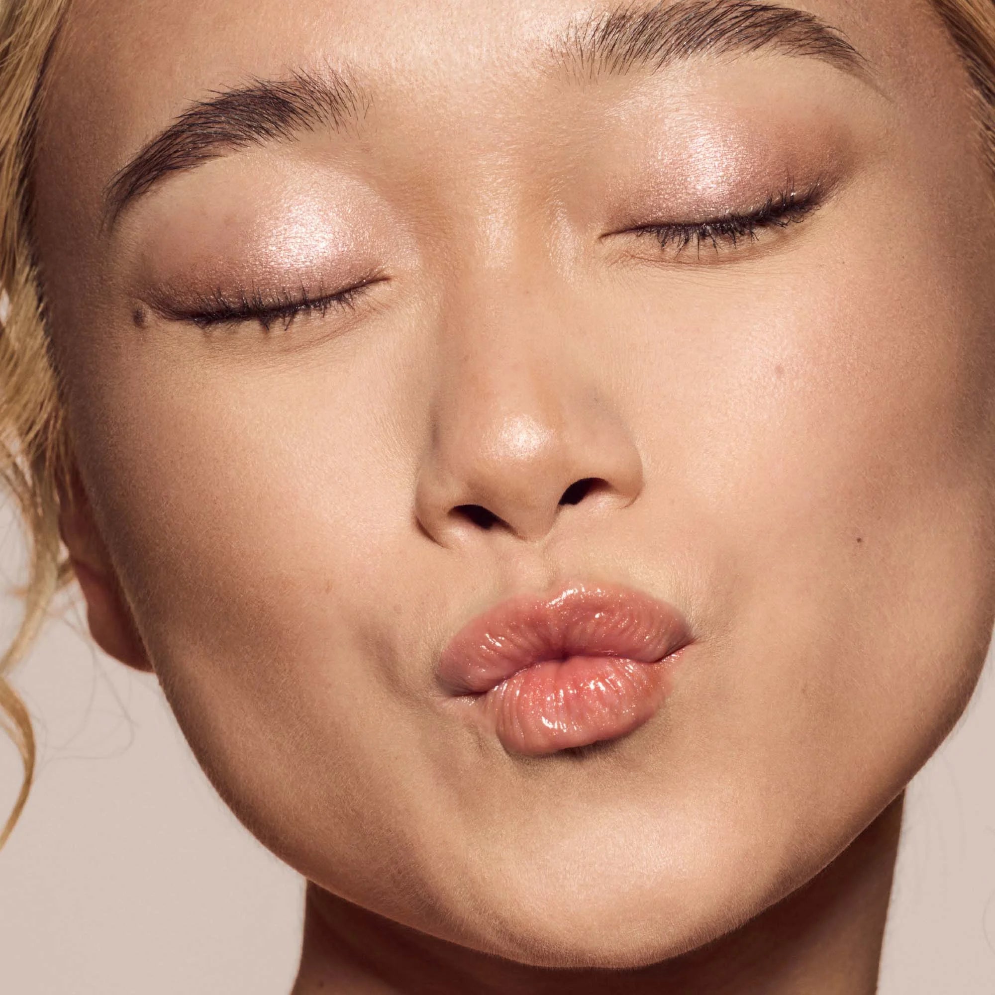 FENTY BEAUTY Illuminateur Universel pour Lèvres Gloss Bomb #Fenty Glow